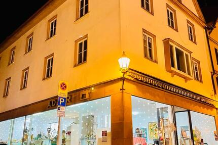 Geschäftshaus Iim Hechingen am Marktplatz zu verkaufen 8 zimmer