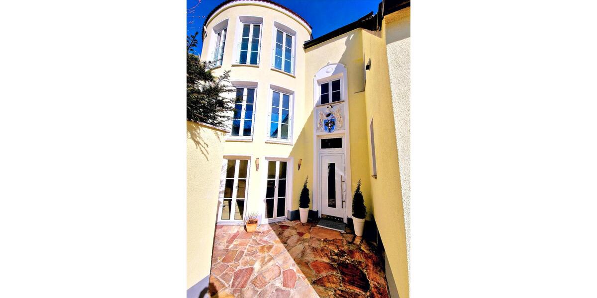 Villa Friedberg - 9 Zimmer, 350 m&sup2;, 8.750&euro; | Angebot:26383341