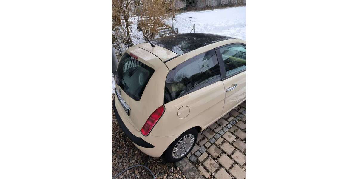 Lancia Y 130.000 km 2.100 &euro; Unterhaching 82008