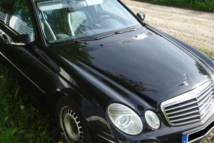 Mercedes-Benz E 220 384.000 km 2.300 &euro; Krayenberggemeinde 36460