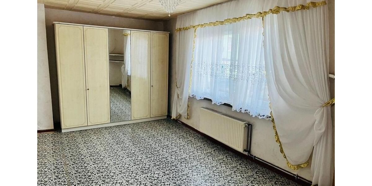 Reihenhaus Eisleben (Lutherstadt) - 7 Zimmer, 132 m&sup2;, 37.000&euro; | Angebot:26393130