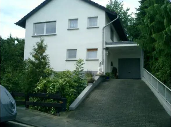 Einfamilienhaus mit Einliegerwohnung 4 zimmer
