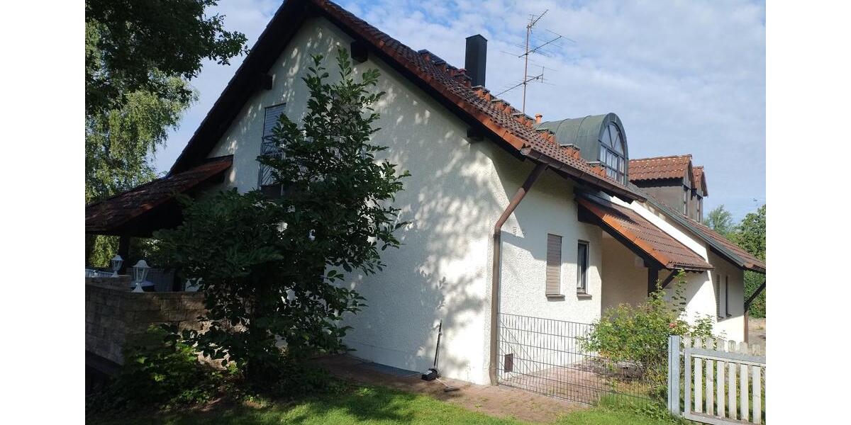 Einfamilienhaus Amberg - 3 Zimmer, 190 m&sup2;, 1.800&euro; | Angebot:25948197