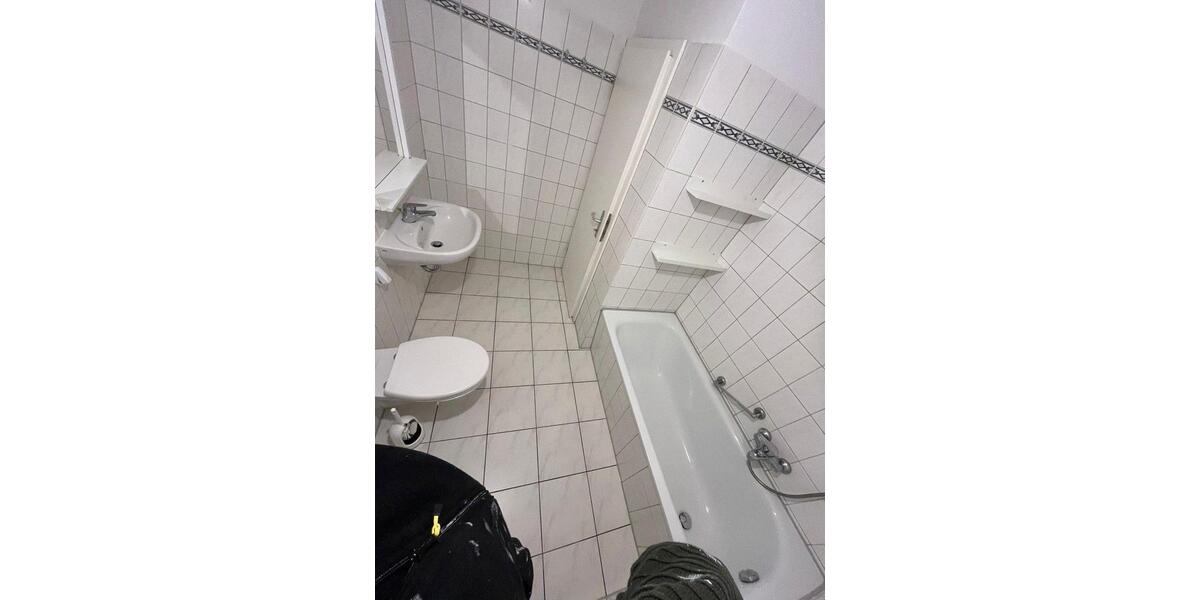 Etagenwohnung Glauchau - 3 Zimmer, 61 m&sup2;, 360&euro; | Angebot:26008270