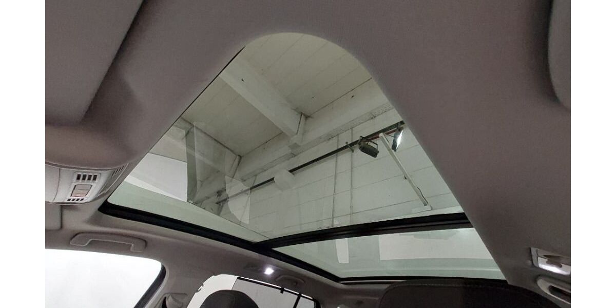 VW Touran 19.980 km 33.999 &euro; Greiz 07973