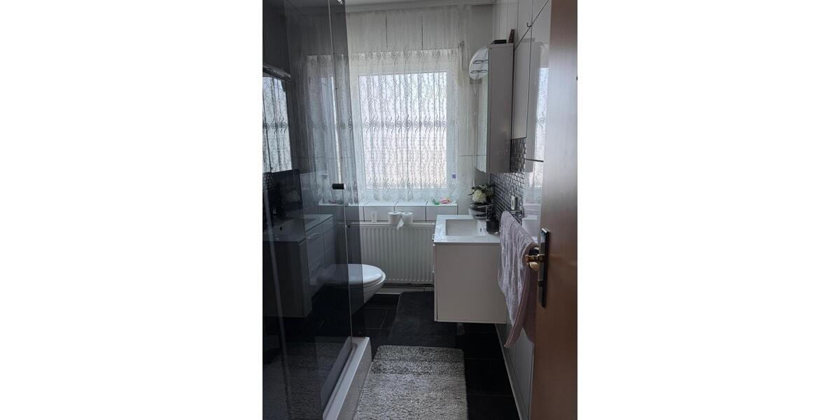 Gut geschnittene 5-Zimmerwohnung für Familien mit GartenGarage 5 zimmer