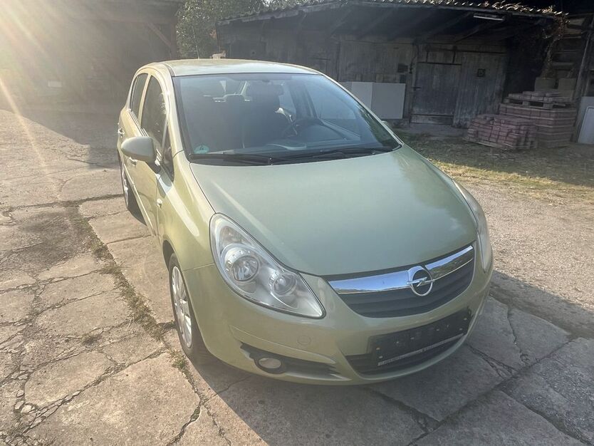 Opel Corsa 98.620 km 2.800 € Borna 04552