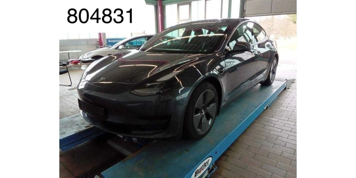 Tesla Model 3 35.144 km 25.950 &euro; Steinbach-Hallenberg OT Herges-Hallenberg 98587