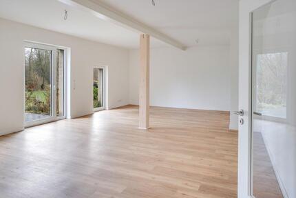 Haus Rieseby - 6 Zimmer, 200 m&sup2;, 2.100&euro; | Angebot:26230275