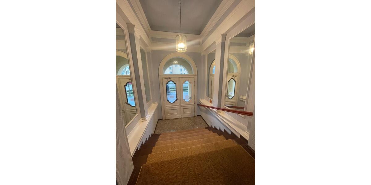 Etagenwohnung Halle (Saale) Damaschkestraße - 5 Zimmer, 158 m&sup2;, 1.100&euro; | Angebot:25168699