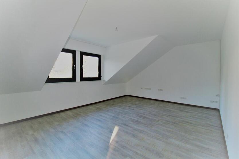 Charmante Dachgeschoßwohnung mit eigener Terrasse