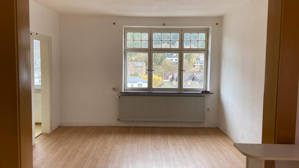 Villa Adenau - 7 Zimmer, 150 m&sup2;, 1.000&euro; | Angebot:26042213