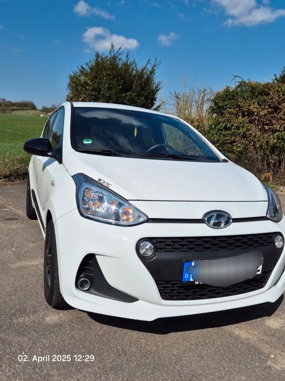 i10
