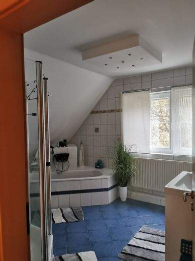 Hochwertige Moderne-3 12-Zimmer mit Balkon 4 zimmer