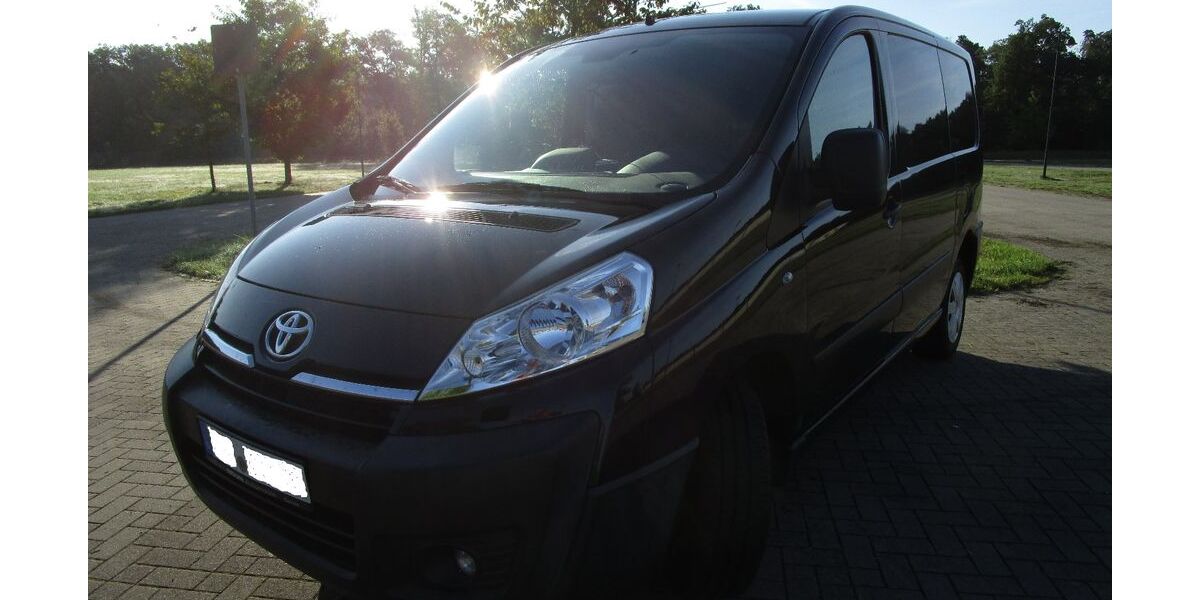 Toyota Proace (Verso) 178.000 km 8.450 &euro; Torgelow 17358