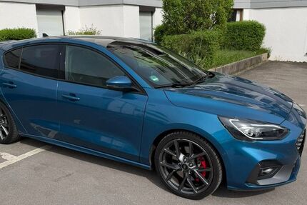 Ford Focus 99.500 km 18.499 &euro; Fellbach 70734