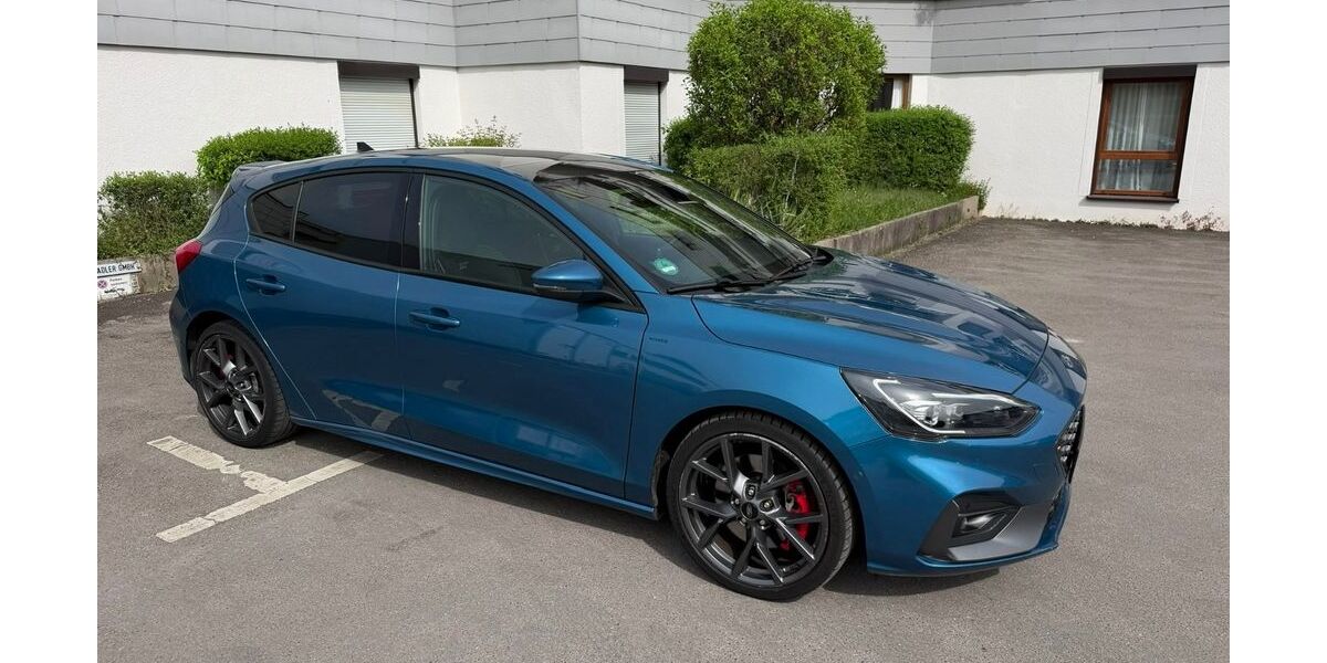 Ford Focus 99.500 km 18.499 &euro; Fellbach 70734