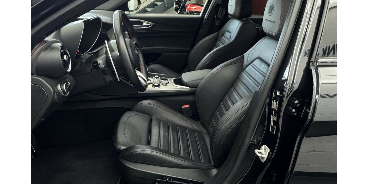 Alfa Romeo Giulia 2.0 Competizione Q4 Turbo CarPlay Kamera 9.970 km 41.220 &euro; Lich 35423