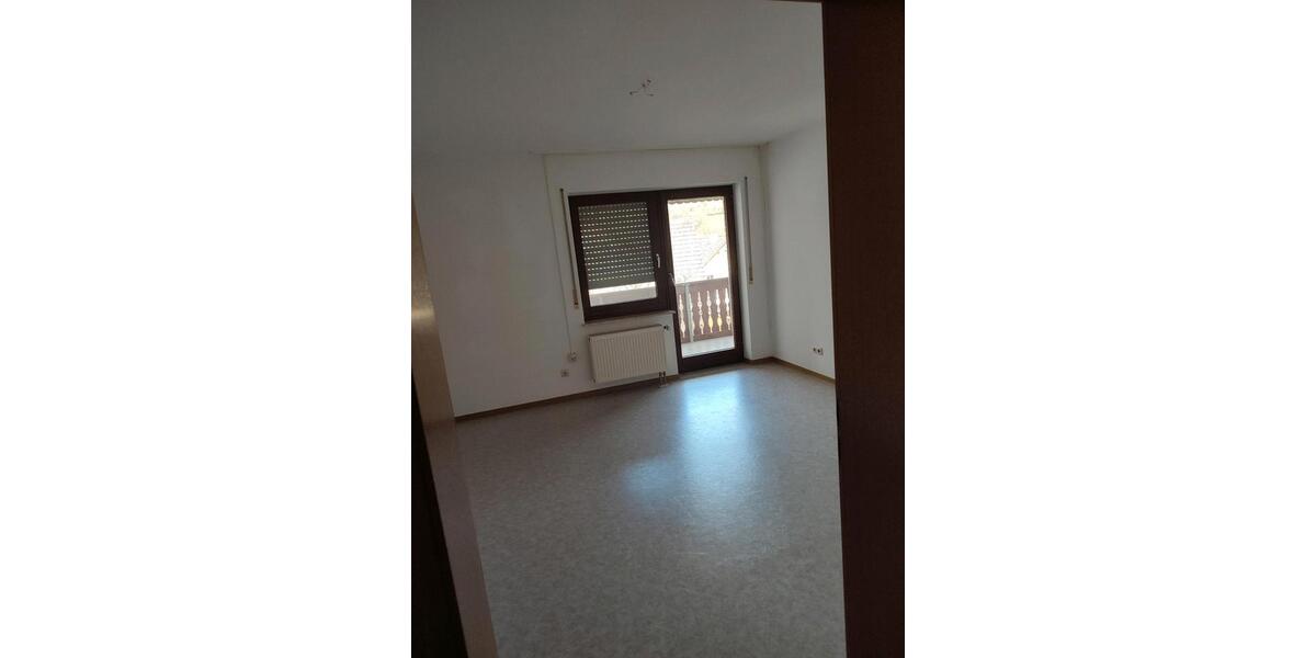 Etagenwohnung Tann (Rhön) - 5 Zimmer, 150 m&sup2;, 800&euro; | Angebot:25902131