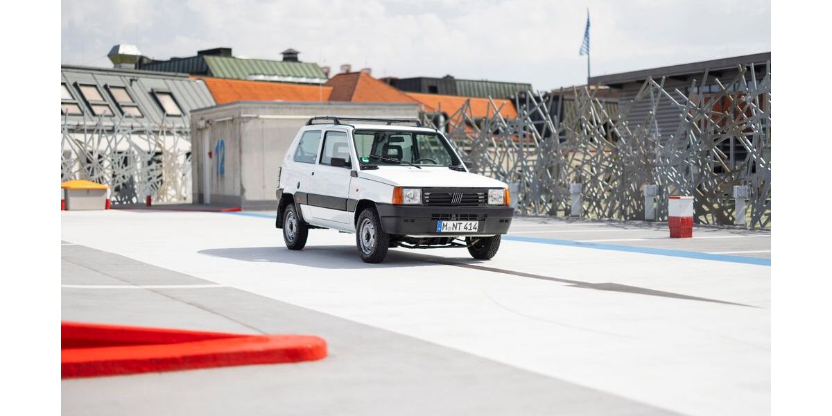 Fiat Panda 122.980 km 12.490 &euro; München 80803