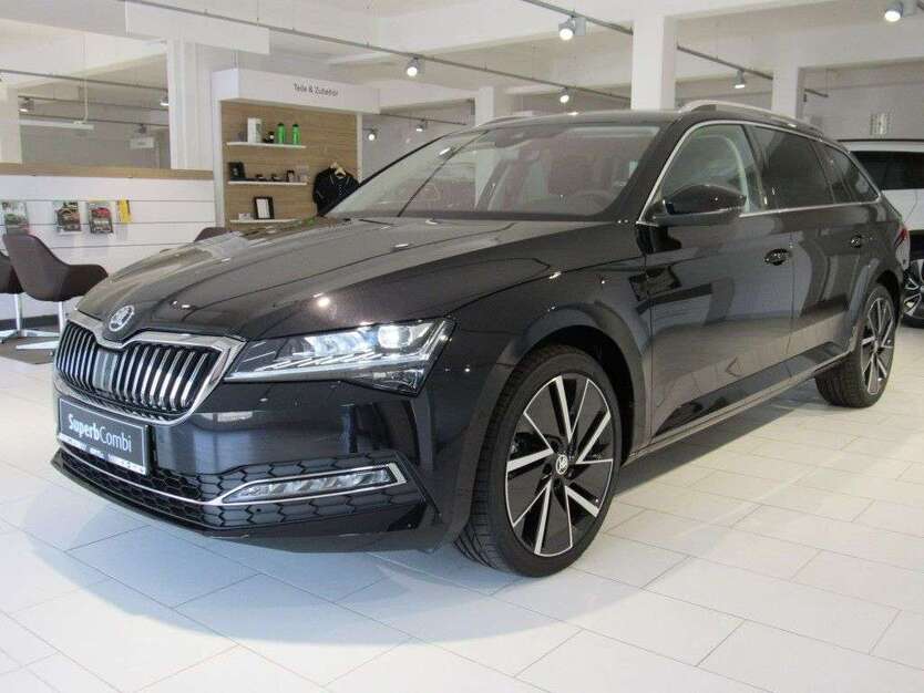 Skoda Superb 10.000 km 38.490 € Dresden 01139