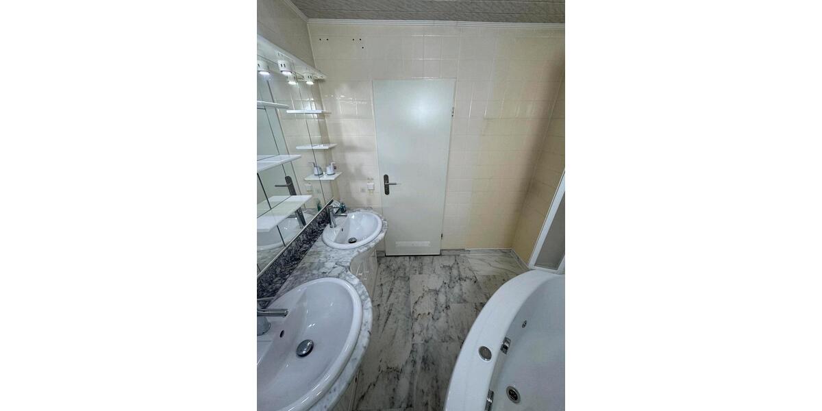 Helle 3,5 Zimmer-Wohnung mit Balkon und Stellplatz in Marbach a.N 3.5 zimmer