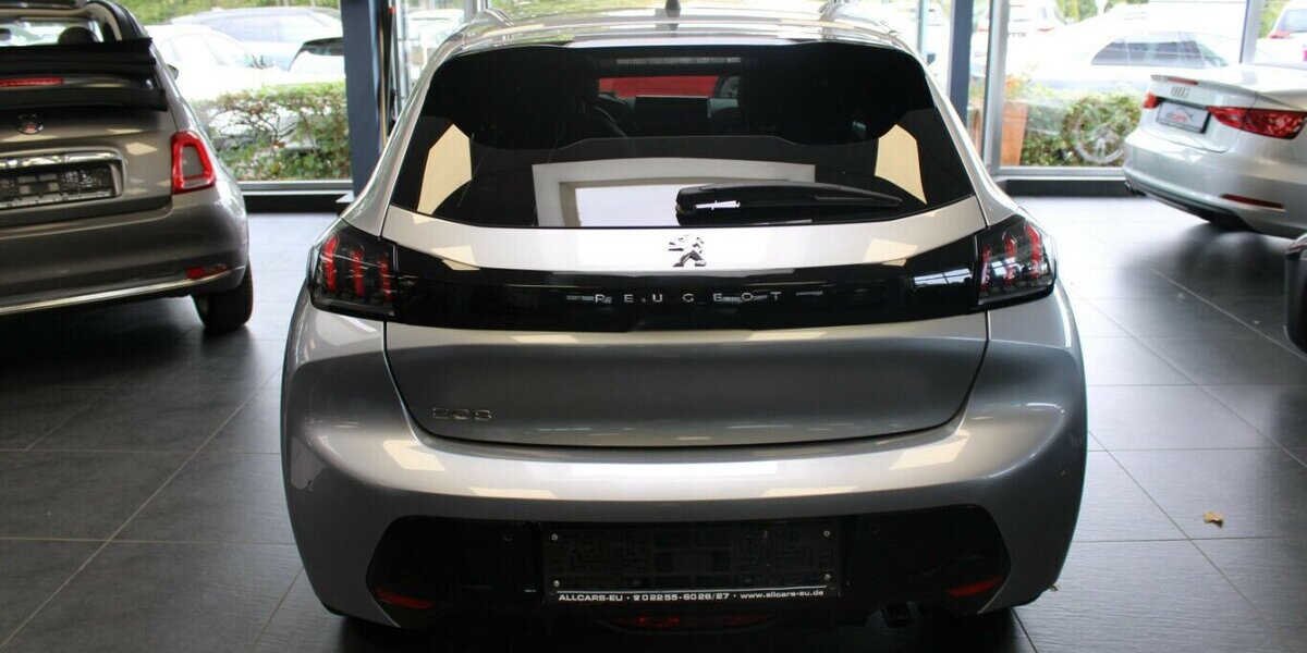 Peugeot 208 1.2 PureTech 100 EAT8 Allure Pack 90.599 km 13.980 &euro; Euskirchen 53881