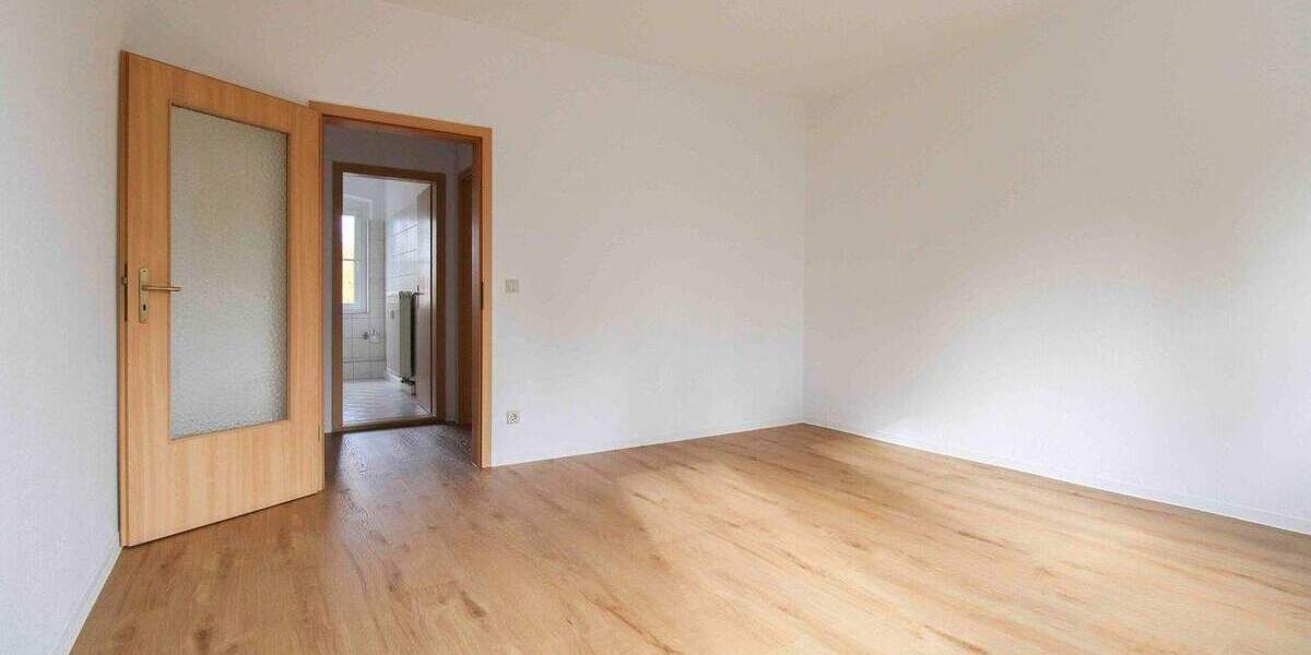 Etagenwohnung Döbeln - 3 Zimmer, 64 m&sup2;, 49.000&euro; | Angebot:25737089