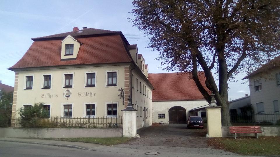 Möbliertes Apartment mit Kaminofen an der romantischen Straße zimmer