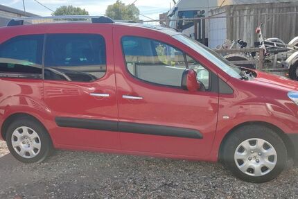 Peugeot Partner 139.000 km 4.300 € Essen 45136