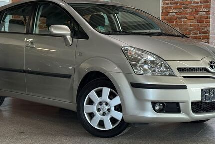 Toyota Corolla Verso 93.000 km 6.980 € Uttenhofen bei Schwäbisch Hall 74538