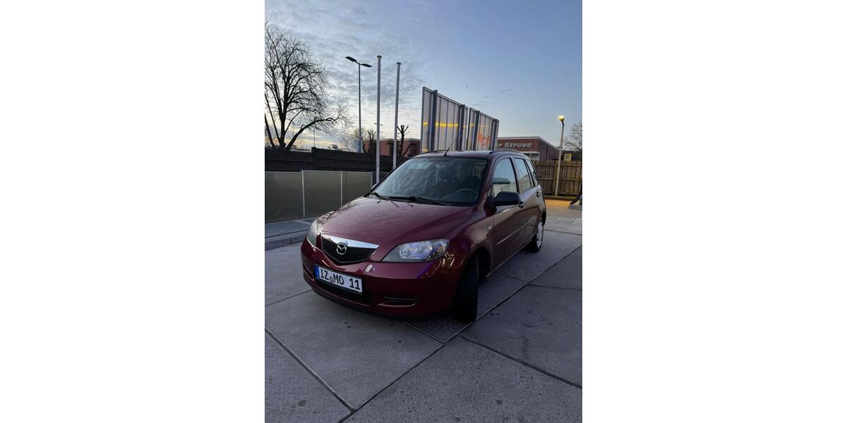 Mazda 2 70.690 km 2.999 &euro; Hamburg 22303