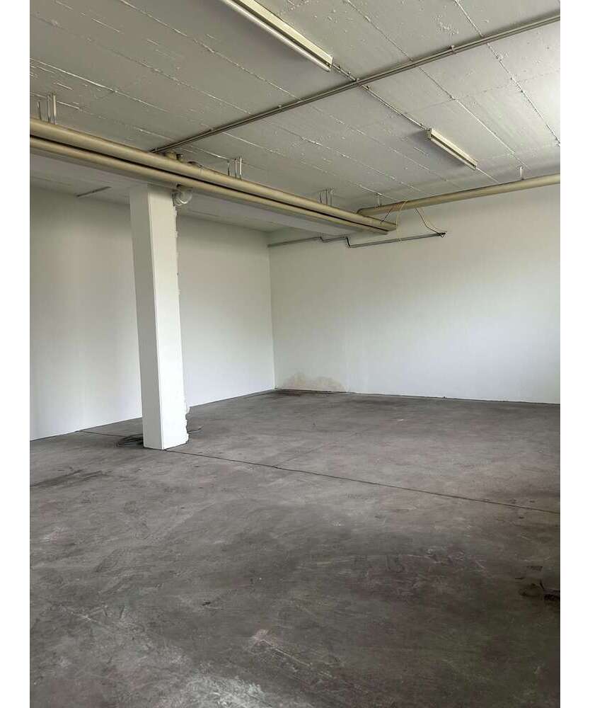 Halle in Freiburg 500 € 64 m²