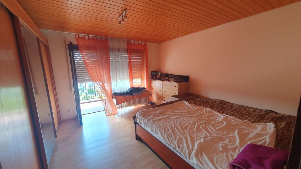 Einfamilienhaus Elztal - 10 Zimmer, 280 m&sup2;, 400.000&euro; | Angebot:26953202
