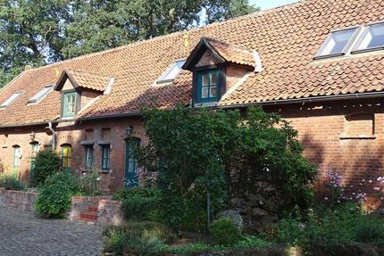 Zum Jahresanfang in ein Haus - Reiheneckhaus zur Miete in Esperke zimmer