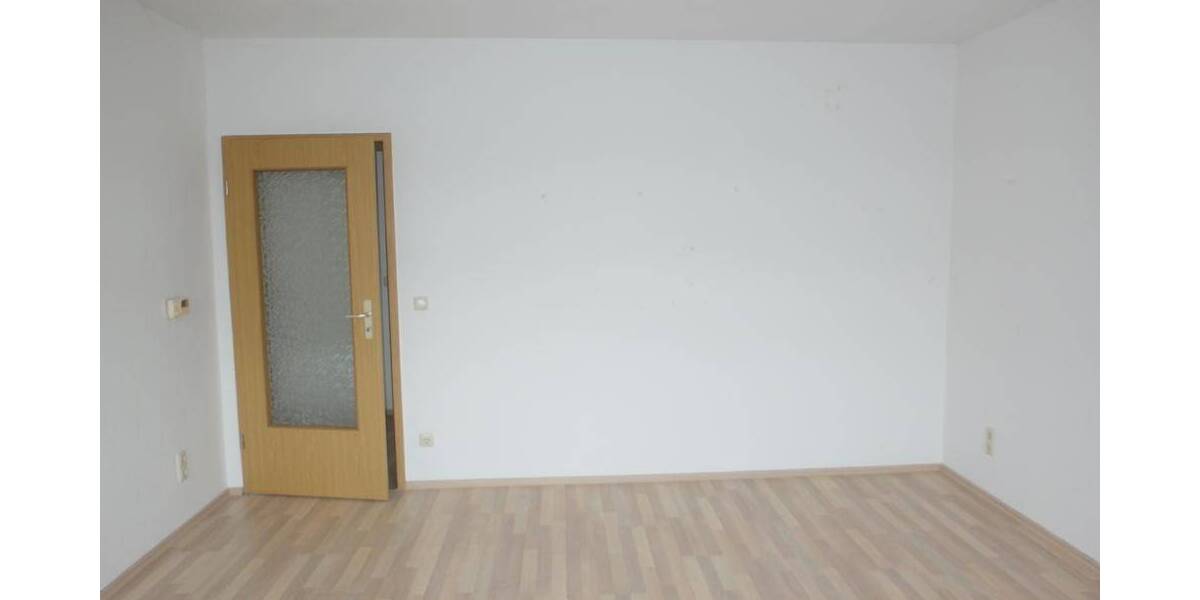 Etagenwohnung Döbeln Sörmitz - 3 Zimmer, 74 m&sup2;, 385&euro; | Angebot:26028680