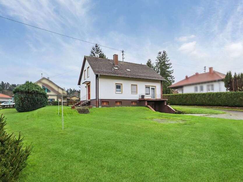 Haus zum Kaufen in Ludwigswinkel 239.000 € 130.93 m²