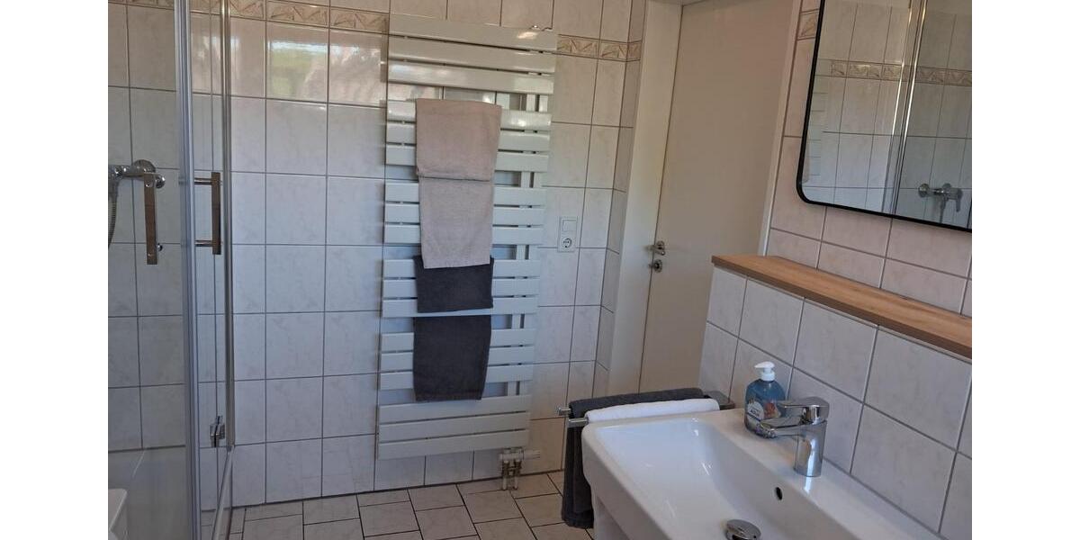 Etagenwohnung Leverkusen - 2 Zimmer, 71 m&sup2;, 1.000&euro; | Angebot:26399102