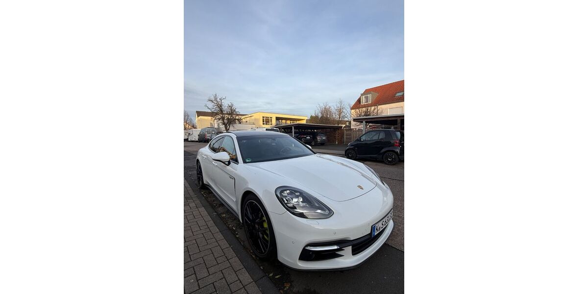 Porsche Panamera 95.589 km 53.500 &euro; Koln 50739