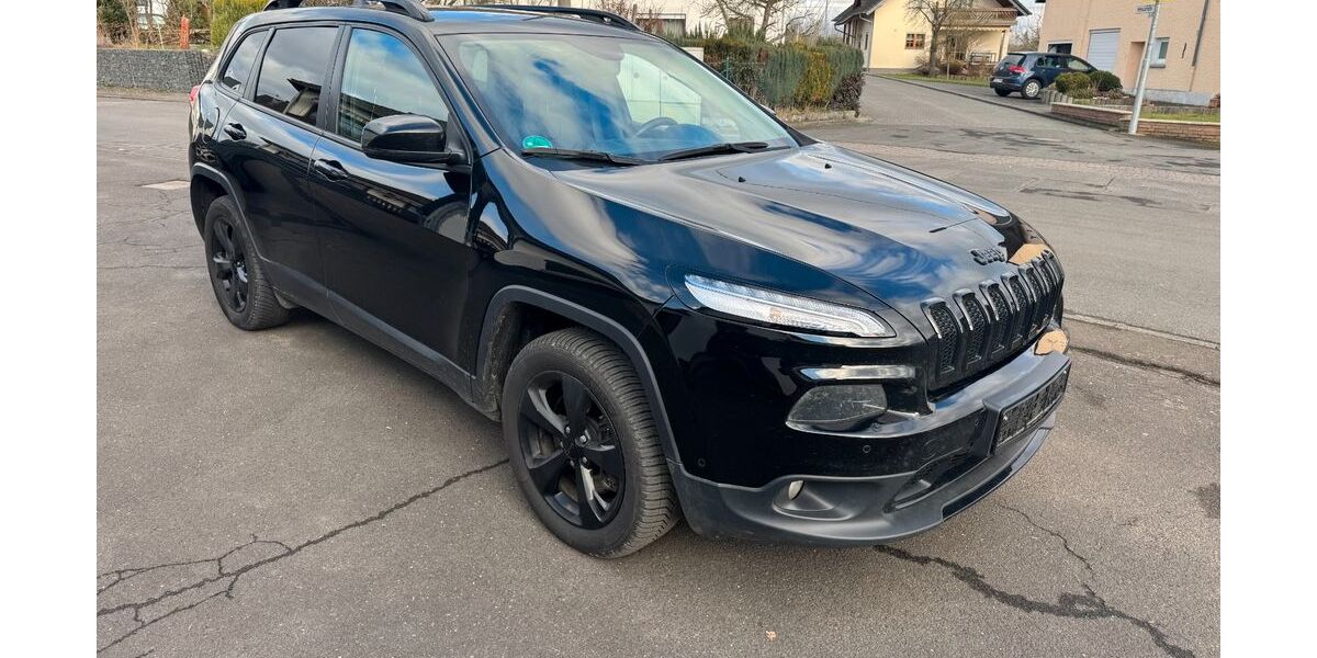 Jeep Cherokee 241.000 km 10.999 &euro; Girod bei Montabaur 56412