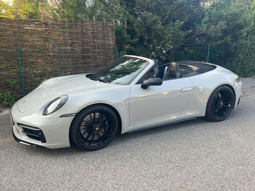 992