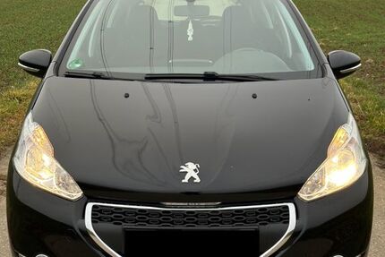 Peugeot 208 81.000 km 5.200 &euro; Rottenburg 72108