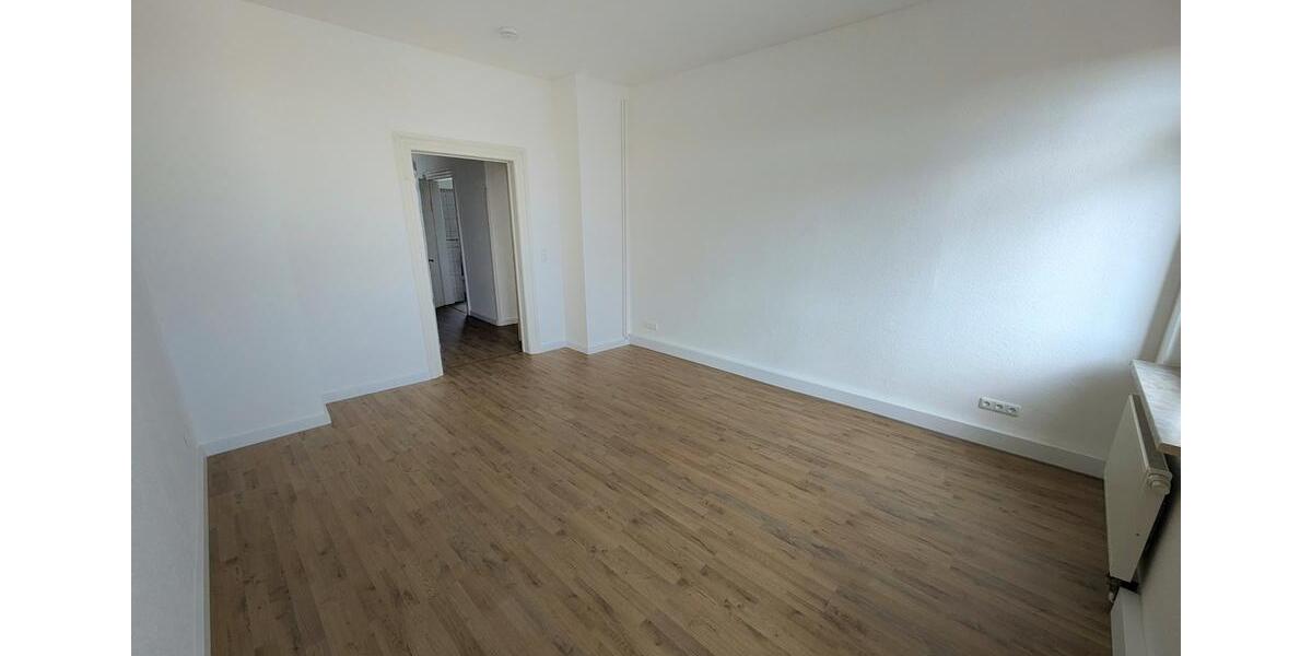 Etagenwohnung Meerane - 3 Zimmer, 85 m&sup2;, 400&euro; | Angebot:26404390