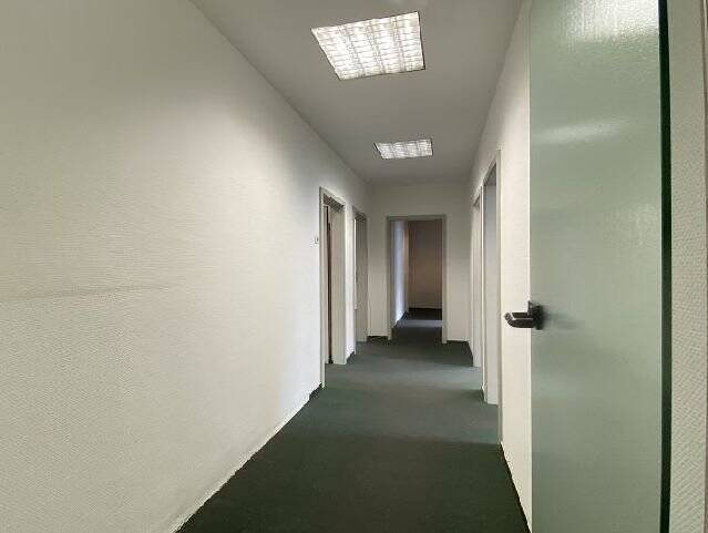 REPRÄSENTATIVES BÜROHAUS IM HERZEN DER KREFELDER INNENSTADT ZU VERMIETEN!
