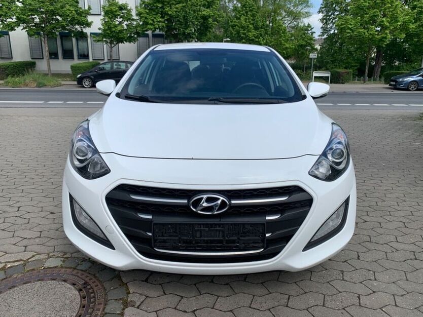 i30