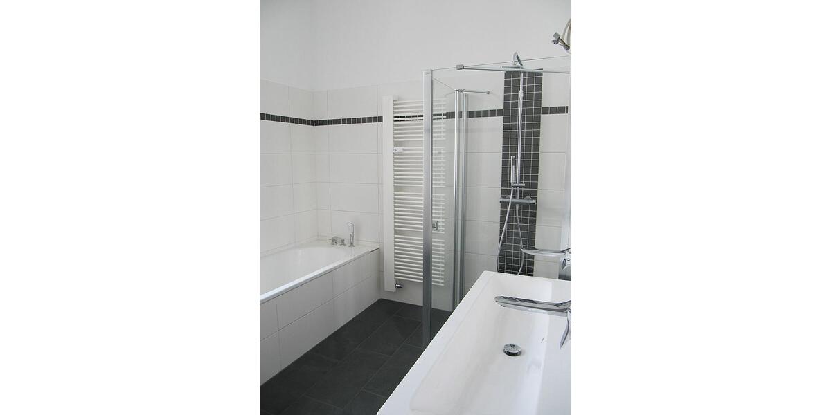 Etagenwohnung Markneukirchen - 5 Zimmer, 139 m&sup2;, 1.100&euro; | Angebot:25487030