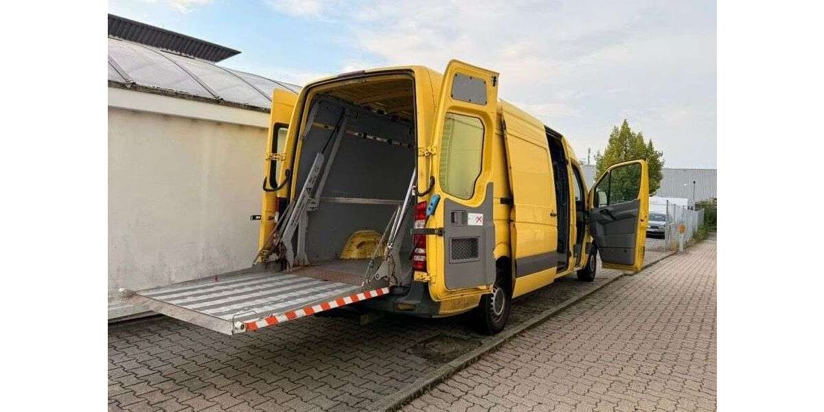 Mercedes-Benz Sprinter 125.695 km 17.990 &euro; Sindelfingen 71065