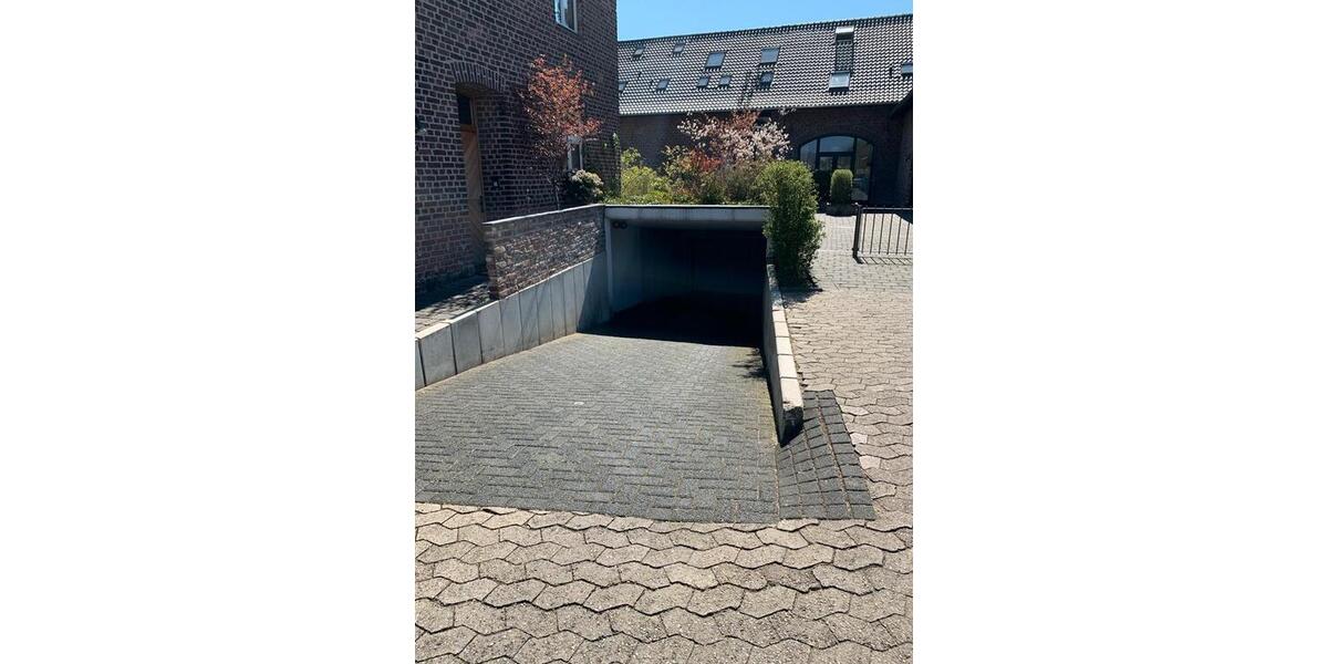 Dachgeschoßwohnung Neuss Furth-Mitte - 3 Zimmer, 70 m&sup2;, 1.050&euro; | Angebot:26013833