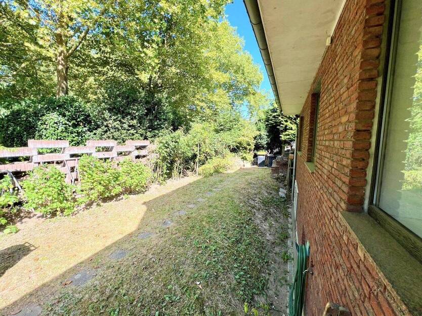 Praktisches Zweifamilienhaus mit Ausblick ins Grüne