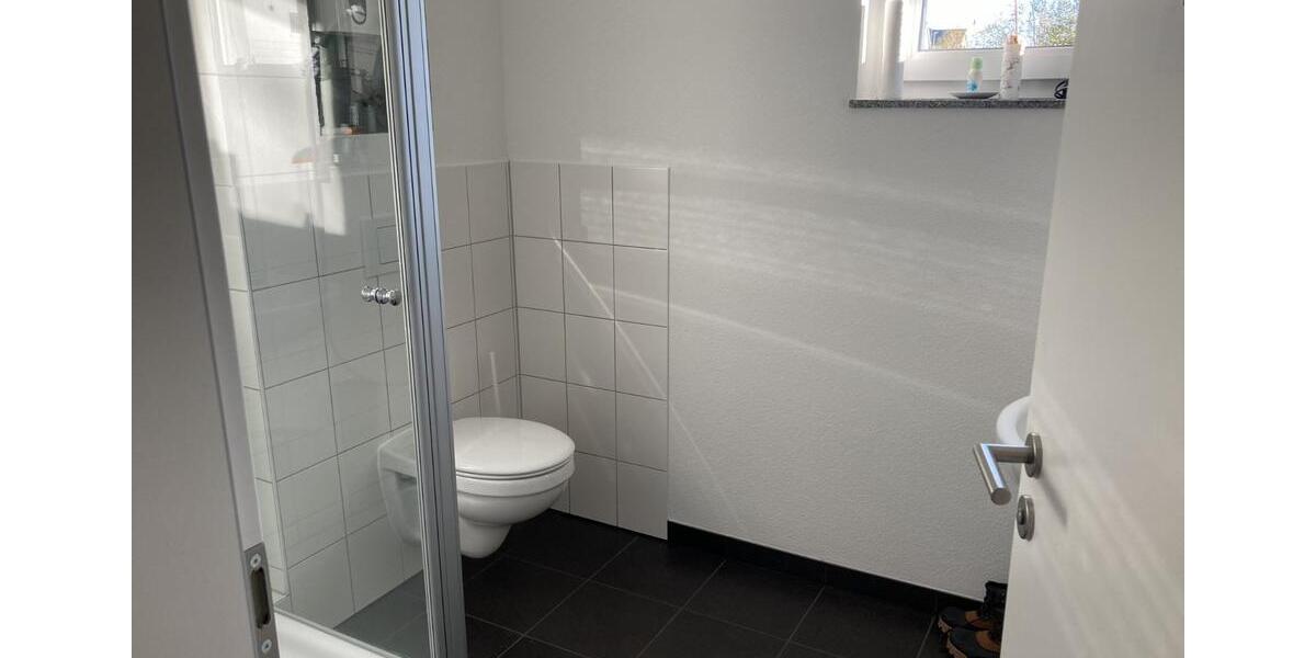 Attraktive Gewerbeimmobilie (BüroPraxis) zur Miete in Hünstetten zimmer